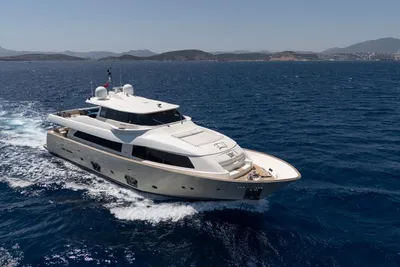 Custom Line Navetta 26