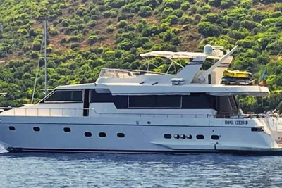 Canados Motor Yacht