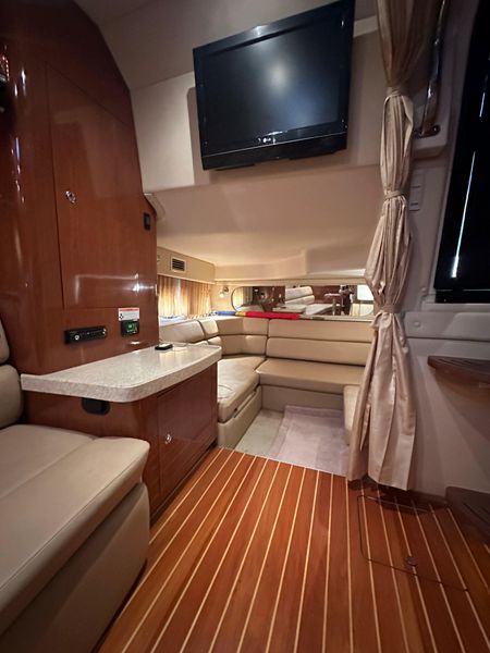 2008 Regal 3760 Sport Yacht