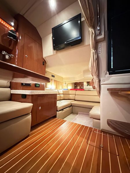 2008 Regal 3760 Sport Yacht