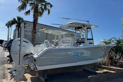 Sea Hunt Ultra 255 SE