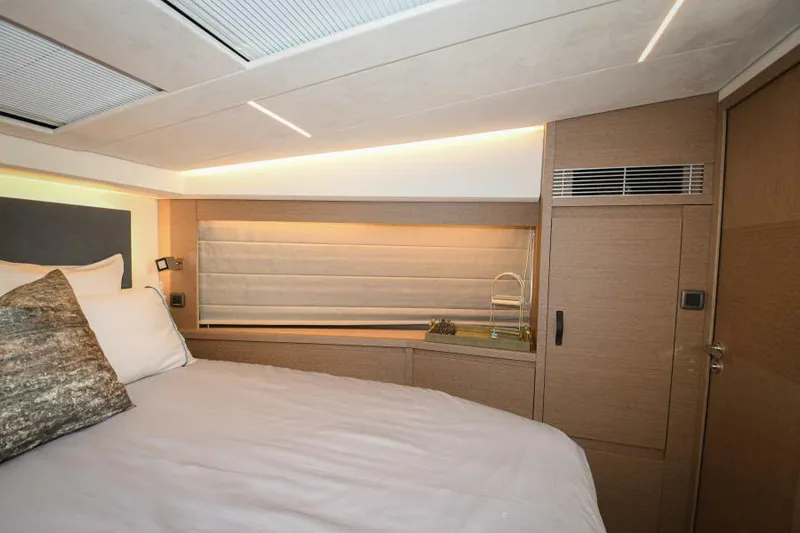 Imagine Yacht Photos Pics VIP Stateroom