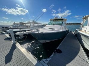 Grady-White Express 330
