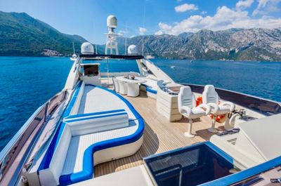 Yacht