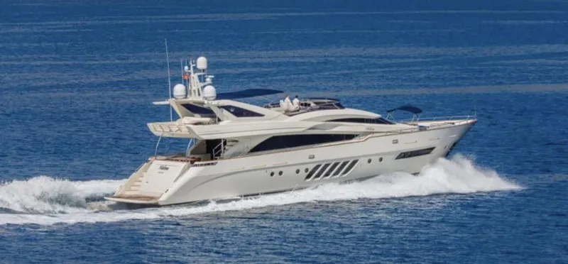 Lady Mura Yacht Photos Pics Luxury yacht Dominator 29M 2010 cruising on open sea.