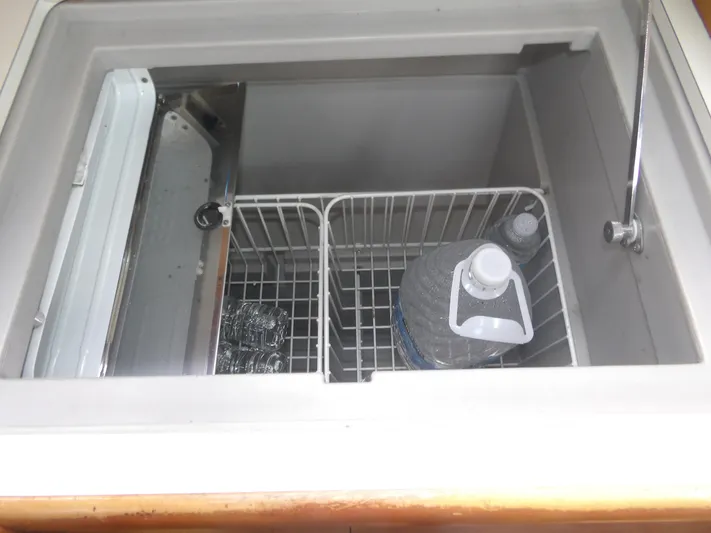 Magic Carpet Yacht Photos Pics 