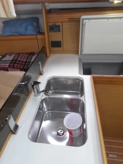 Magic Carpet Yacht Photos Pics 