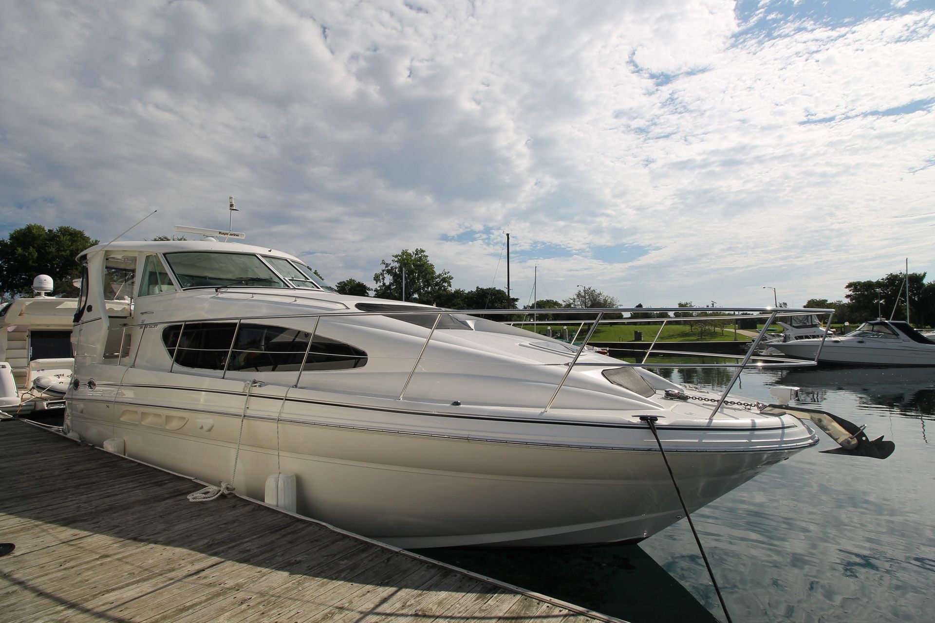 390 sea ray motor yacht