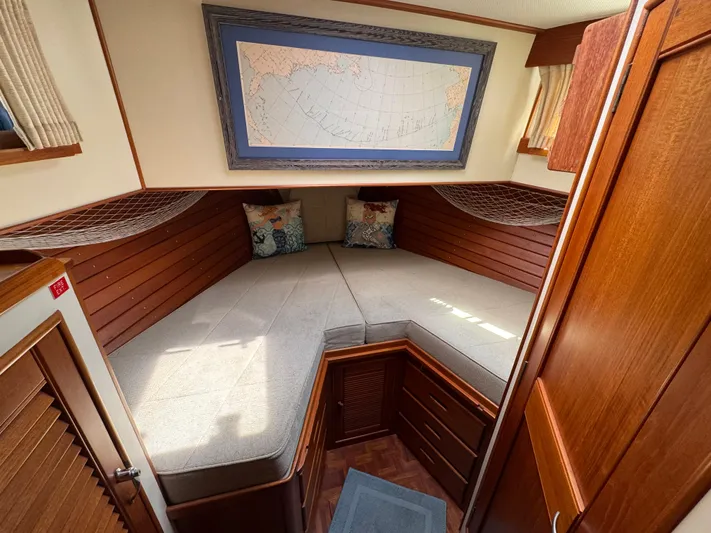 Hawk's Nest Yacht Photos Pics 
