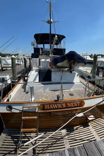 Hawk's Nest Yacht Photos Pics 