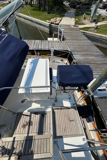 Hawk's Nest Yacht Photos Pics 