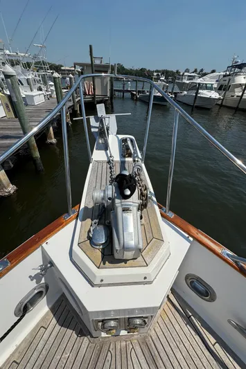 Hawk's Nest Yacht Photos Pics 