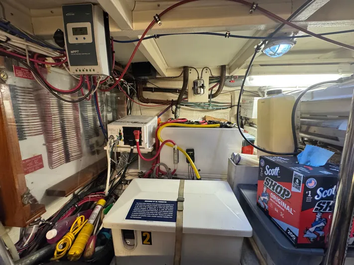 Hawk's Nest Yacht Photos Pics 