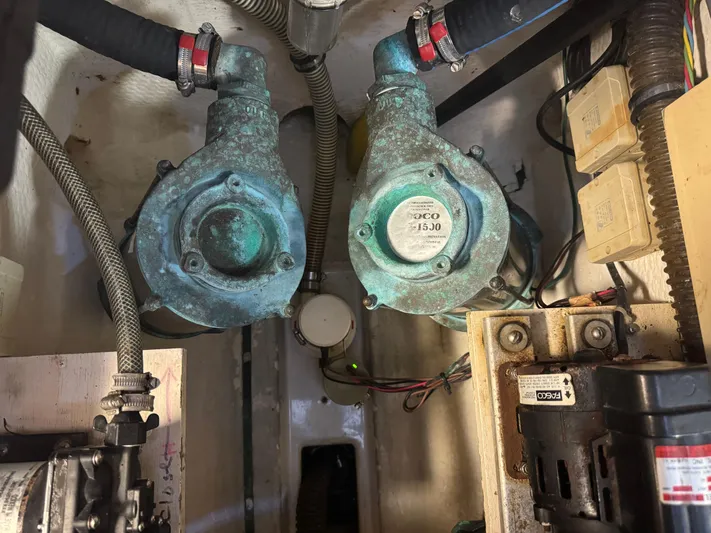 Hawk's Nest Yacht Photos Pics 