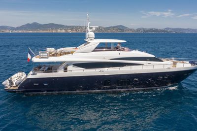Yacht