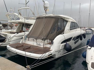 Yacht