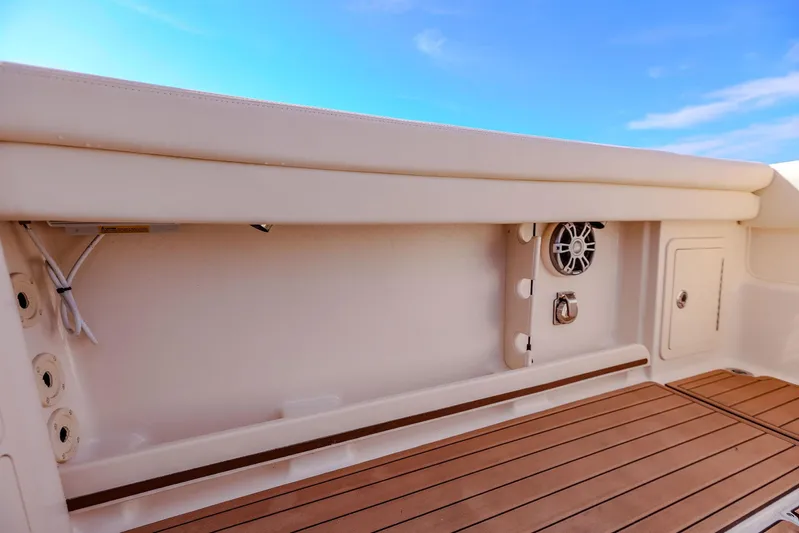 Fin & Tonic Yacht Photos Pics 