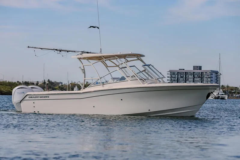 Fin & Tonic Yacht Photos Pics 