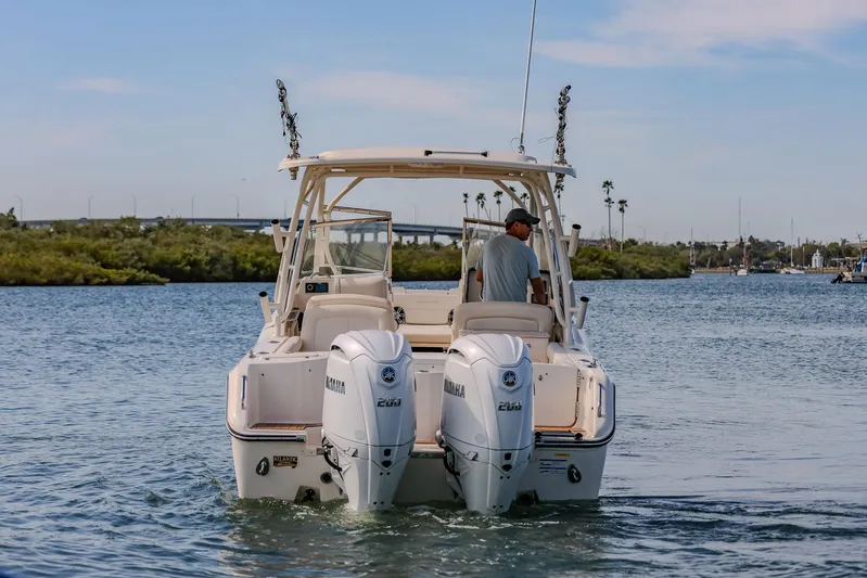 Fin & Tonic Yacht Photos Pics 