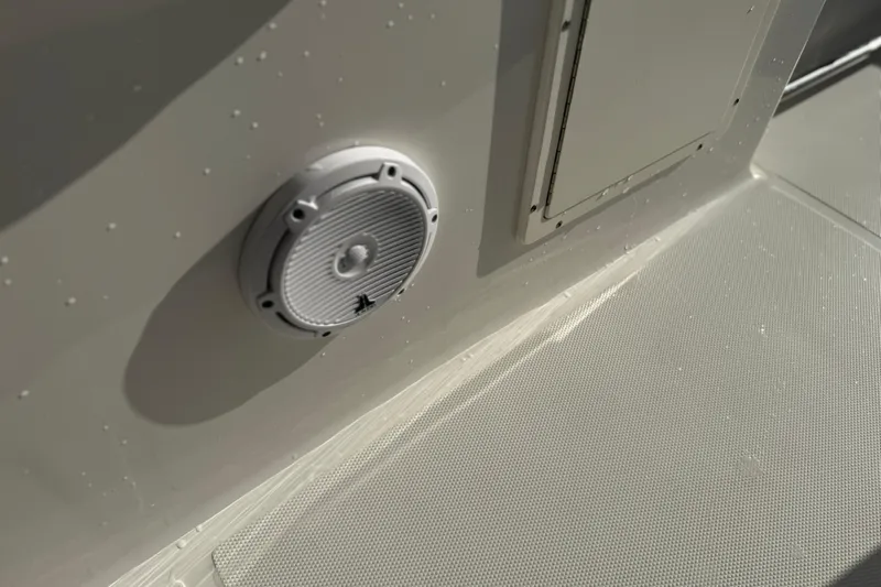  Yacht Photos Pics 2021 Sea Hunt Ultra 305 SE boat speaker and panel detail.