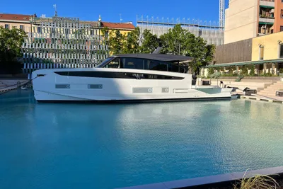 Azimut Seadeck 6