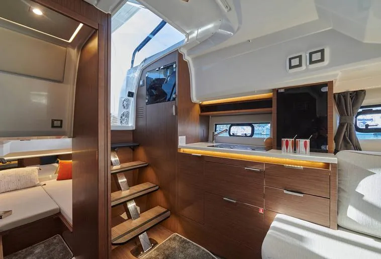  Yacht Photos Pics Manufacturer Provided Image