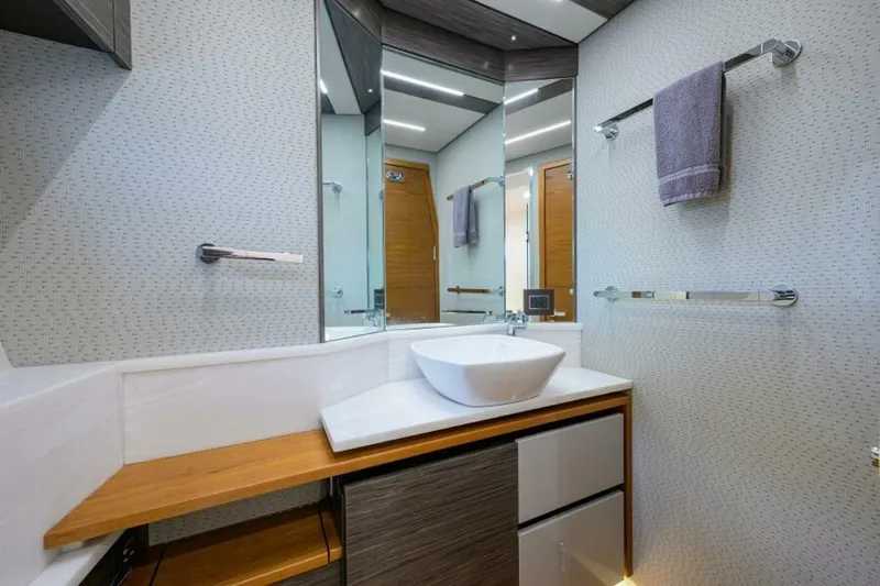 Jena Yacht Photos Pics 2019 Tiara Yachts 49 Coupe - Image 71