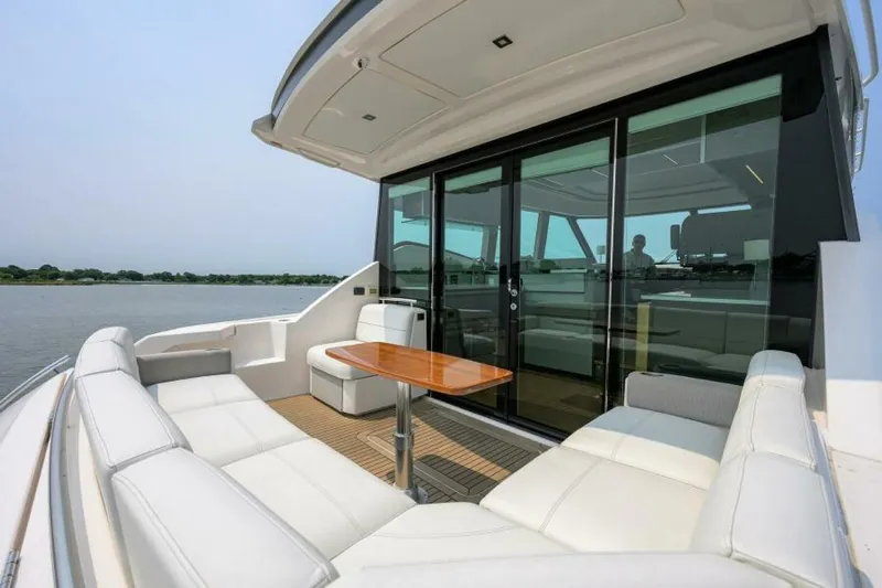 Jena Yacht Photos Pics 2019 Tiara Yachts 49 Coupe - Image 30