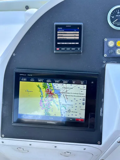C'est Bon Yacht Photos Pics Navigation system on 2005 Beneteau Swift Trawler 42 boat dashboard.