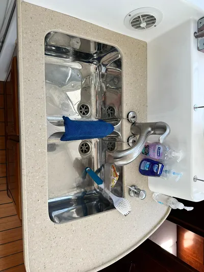 C'est Bon Yacht Photos Pics 