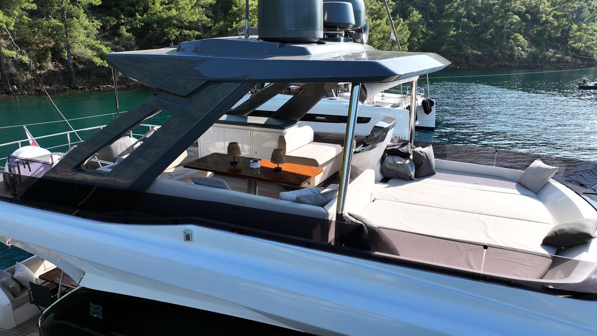 2018 Ferretti Yachts 66 