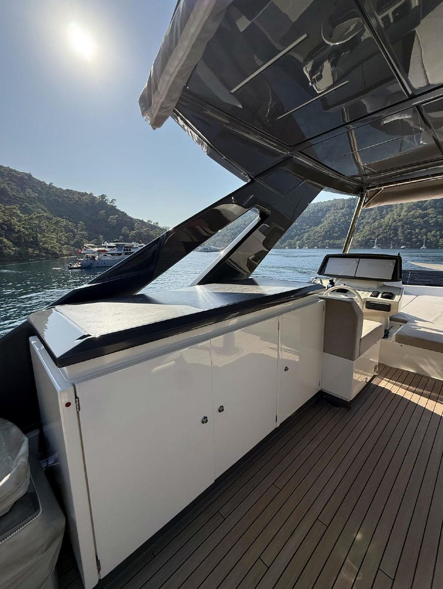 2018 Ferretti Yachts 66 
