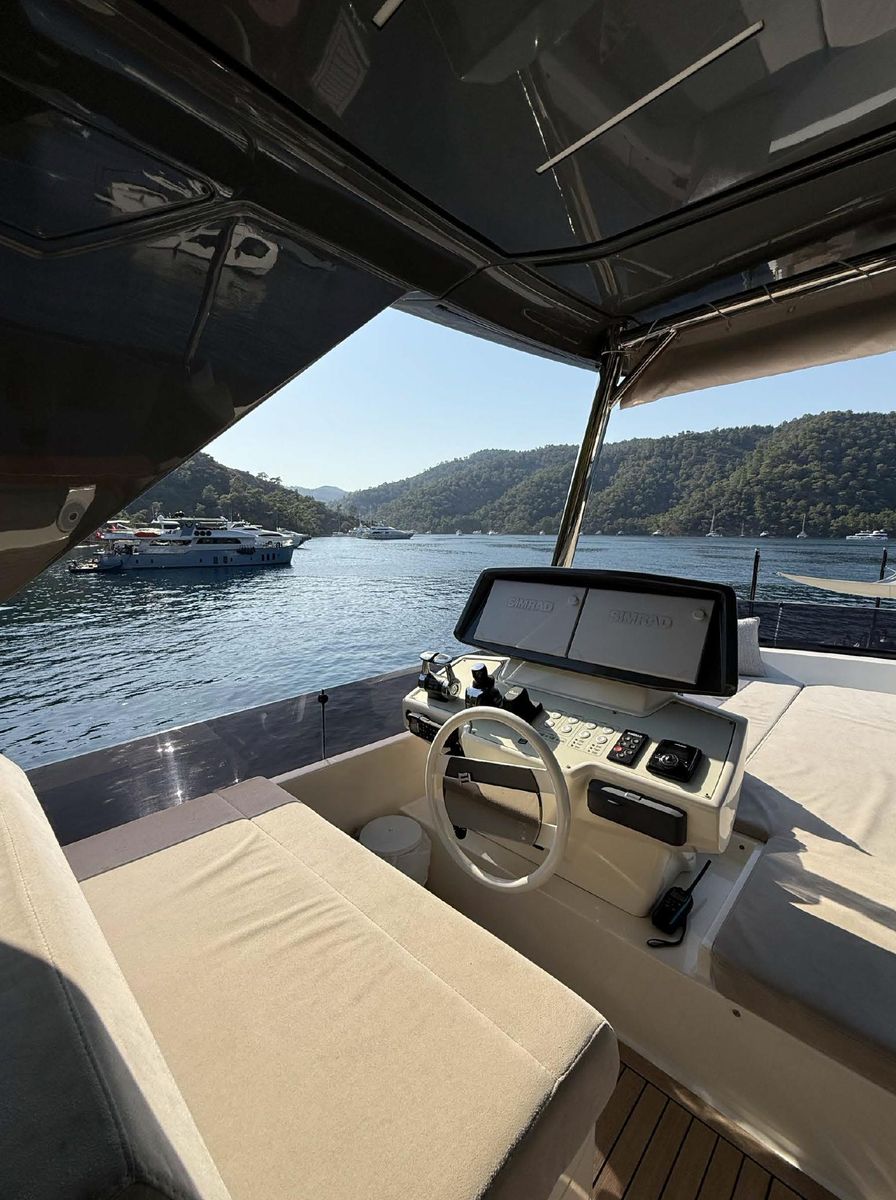 2018 Ferretti Yachts 66 