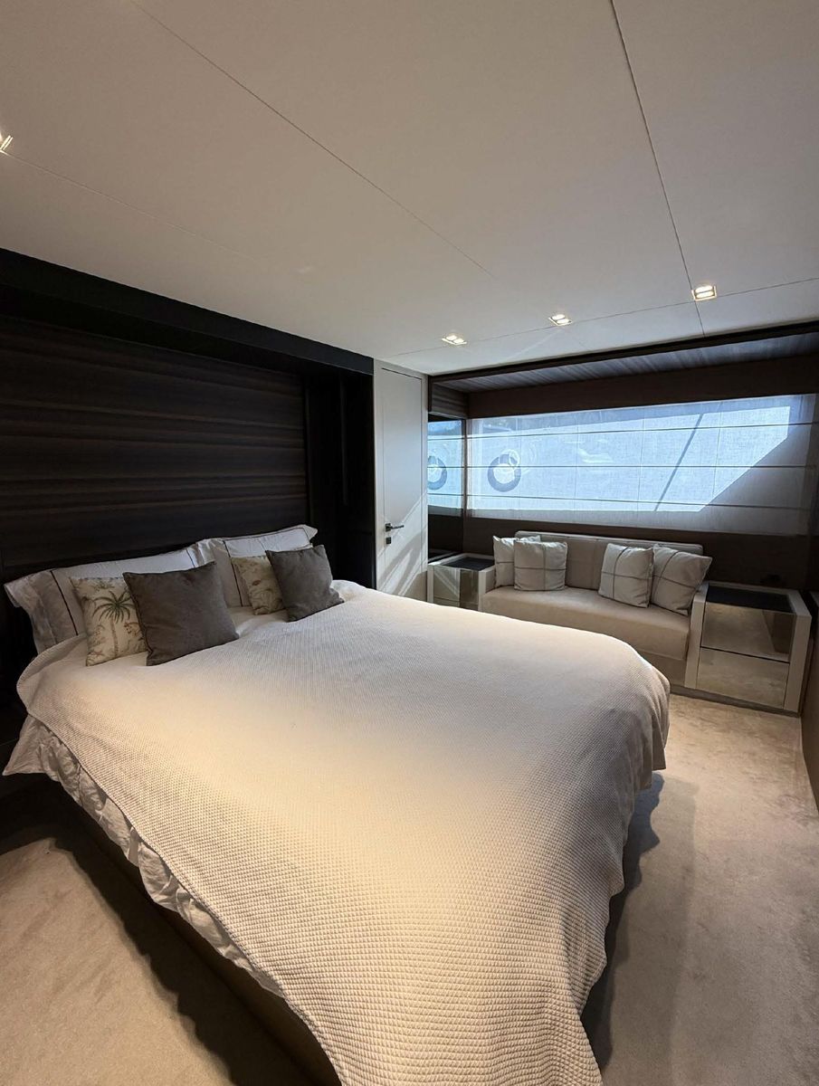 2018 Ferretti Yachts 66 