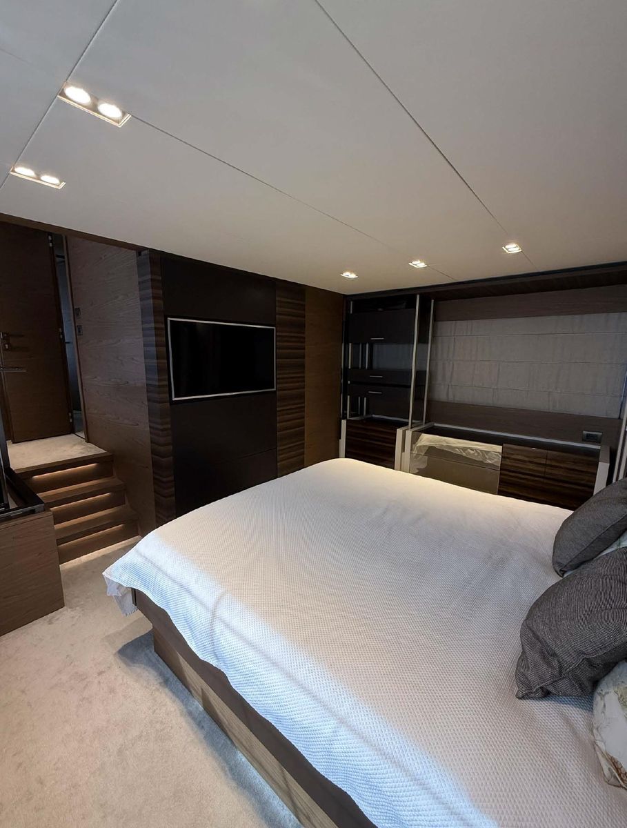 2018 Ferretti Yachts 66 