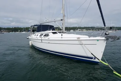 Hunter 41 Deck Salon
