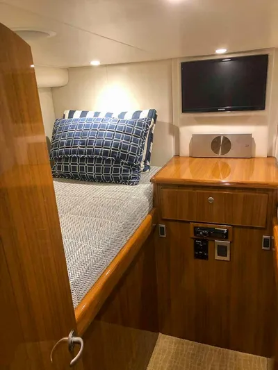 Fuzzy III Yacht Photos Pics 