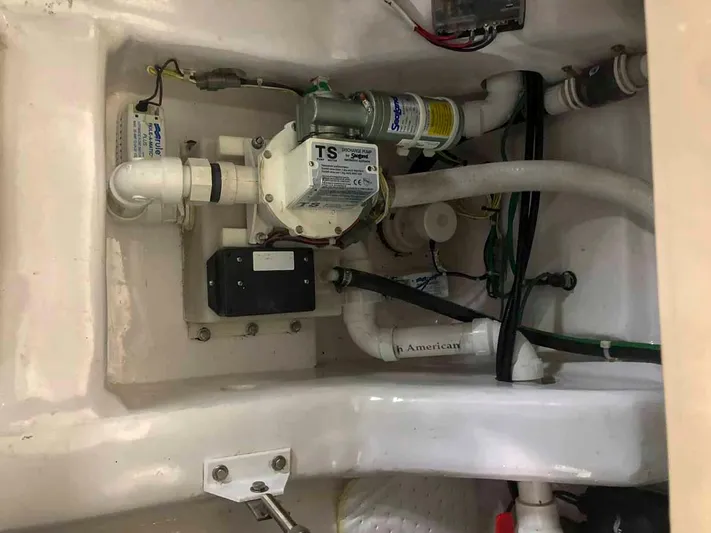 Fuzzy III Yacht Photos Pics 