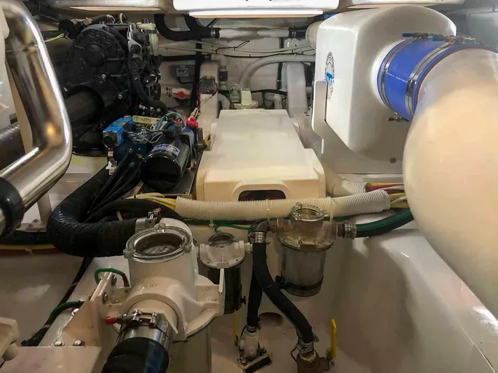 Fuzzy III Yacht Photos Pics 