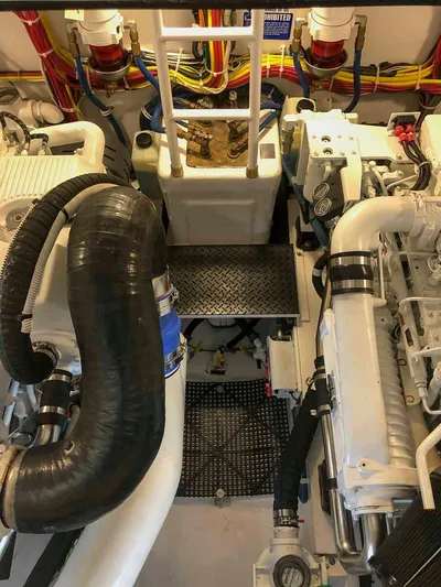 Fuzzy III Yacht Photos Pics 