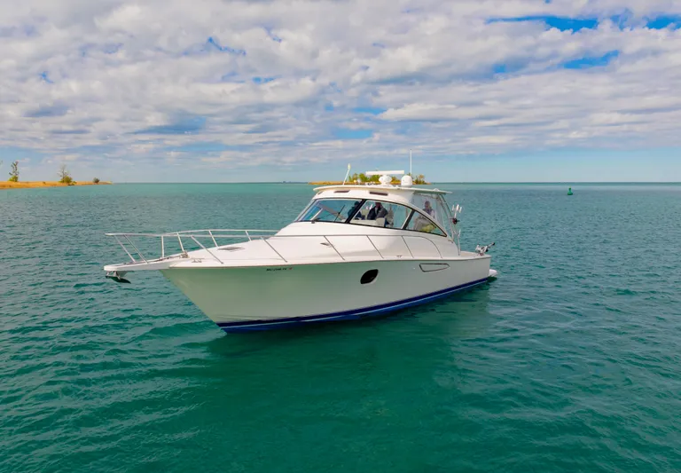 Fuzzy III Yacht Photos Pics 