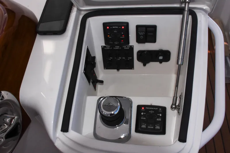 Fuzzy III Yacht Photos Pics 