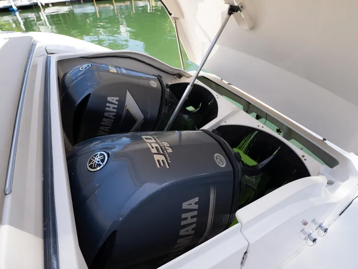 "nameless" Yacht Photos Pics 2014 Pursuit SC 365i Sport Coupe with twin Yamaha 350 engines.