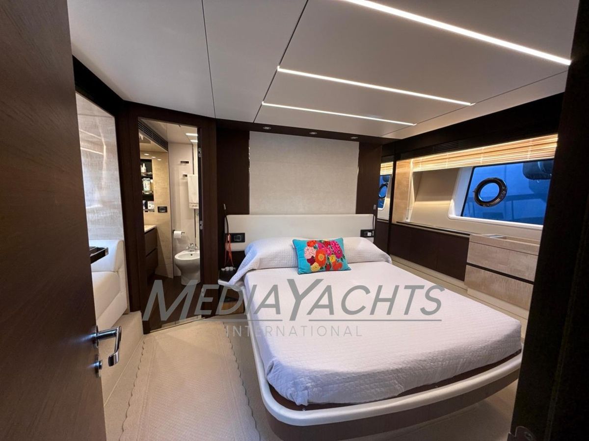 2019 Azimut 71 