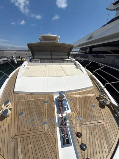  Yacht Photos Pics 2019 Azimut Fly 72 yacht with spacious deck and sunbathing area.