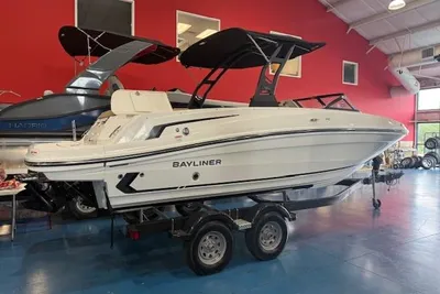 Bayliner VR6 Bowrider I/O