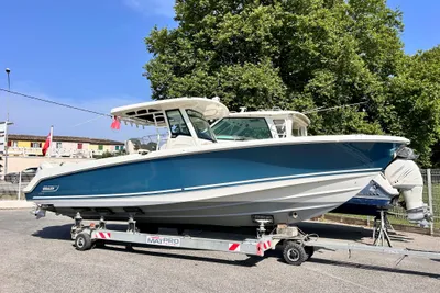 2017 Boston Whaler 330 Outrage