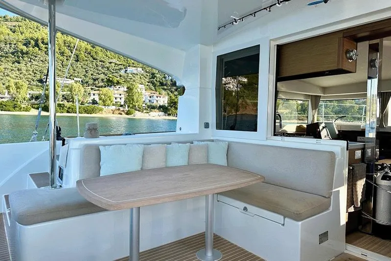  Yacht Photos Pics Lagoon 40 2021