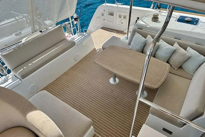  Yacht Photos Pics Lagoon 40 2021