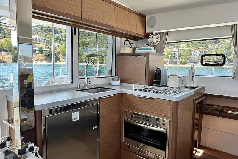  Yacht Photos Pics Lagoon 40 2021